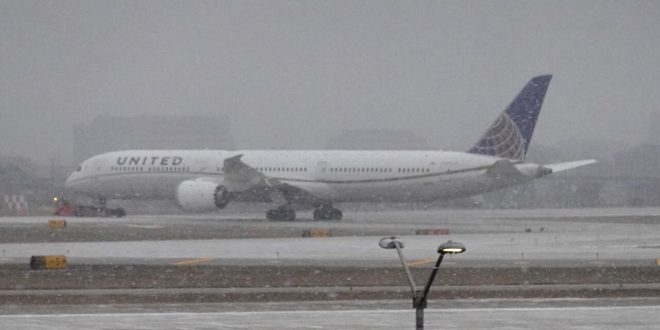 الوضع خطير .. عاصفة شتوية تجتاح الولايات المتحدة وإلغاء أكثر من 4400 رحلة