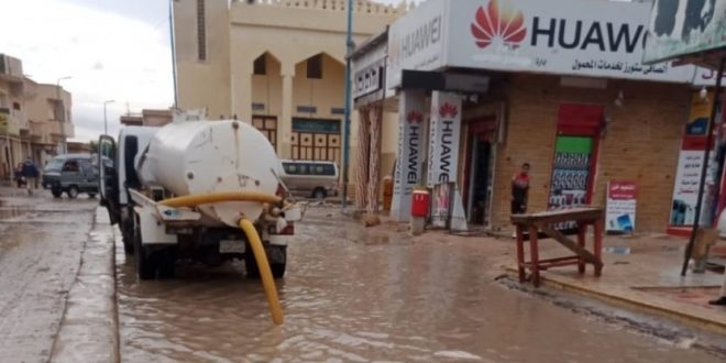 نوة الفيضة الصغرى تهب على الإسكندرية والبرق والرعد يرعب المواطنين