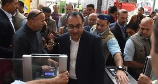 رئيس الوزراء بالإسكندرية لمتابعة إجراءات الإفراج الجمركي عن السلع والبضائع