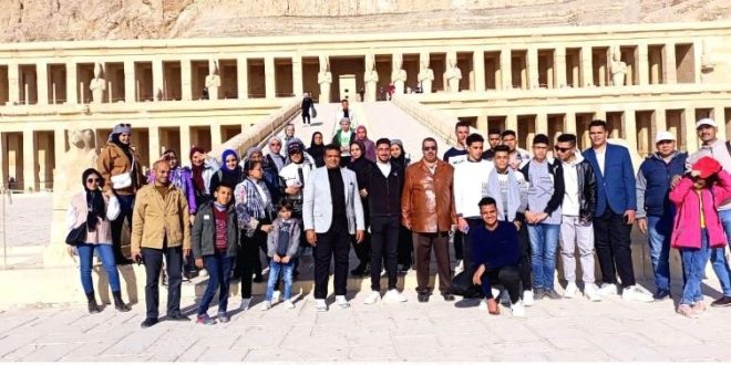 رحلة سياحية توعوية لطلاب مدرسة أسيوط الجديدة الثانوية لمعالم الاقصر
