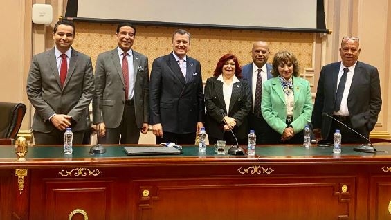 تهيئة المناخ لتشجيع الاستثمار السياحي وإقامة متاحف لترويج مصر في الخارج