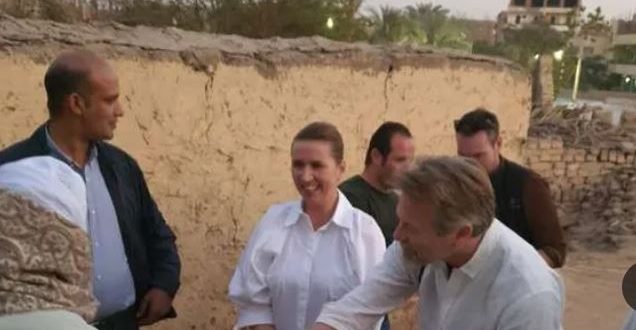 رئيسة وزراء الدنمارك تقضى الشتاء في الأقصر وتزور معابد الكرنك