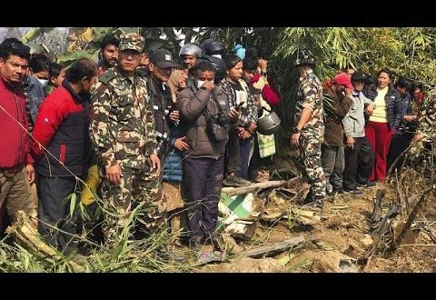 يورونيوز تكشف استمرار عمليات الإنقاذ بتحطم طائرة نيبال ورضيعان بين الضحايا