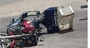 مصرع عامل ديليفري في حادث تصادم سيارة ودراجة نارية