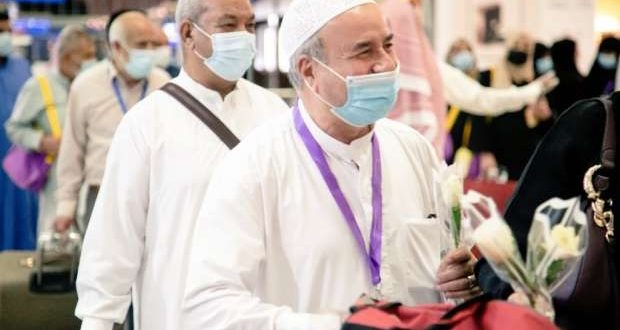 المدينة المنورة ، وجدة ، والقاهرة