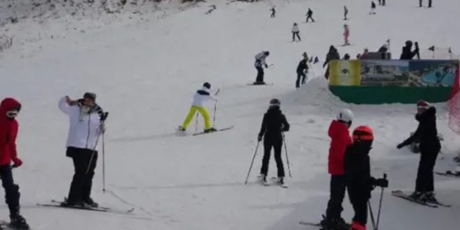 أنطاليا المنطقة الأكثر تساقطًا للثلوج وتوافد سكان المدينة