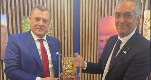 وزير السياحة يلتقي ونظيره الأردني خلال المشاركة في معرض FITUR 2023 بإسبانيا