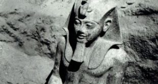 تسوية أرض فناء الملك أمنحتب تقود لاكتشاف أعظم آثار مصر.. خبيئة معبد الأقصر