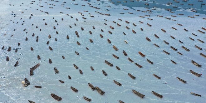 مشهد مذهل على الجليد الابيض بمنطقة جينشيتان البحرية في داليان