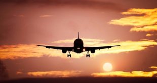 إقلاع طائرة بعد نسيان 50 راكباً في حافلة على مدرج مطار كيمبيجودا بالهند