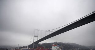 تعليق حركة مرور السفن عبر ​مضيق البوسفور​ بسبب الضباب في ​إسطنبول