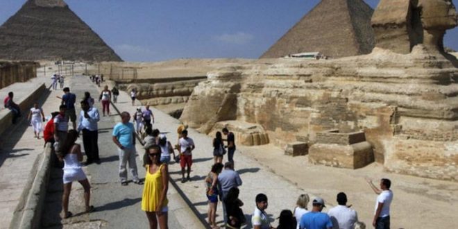فيتش : 13.6 مليار دولار عائدات السياحة المصرية في 2023 