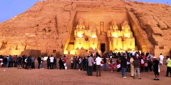 غداً الاحتفال بظاهرة تعامد الشمس .. قصة إنقاذ معبدي أبو سمبل