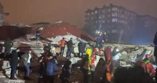 مصرع 76 شخصًا وإصابة 440 آخرين في 7 محافظات بزلزال مركزه منطقة بازارجيك