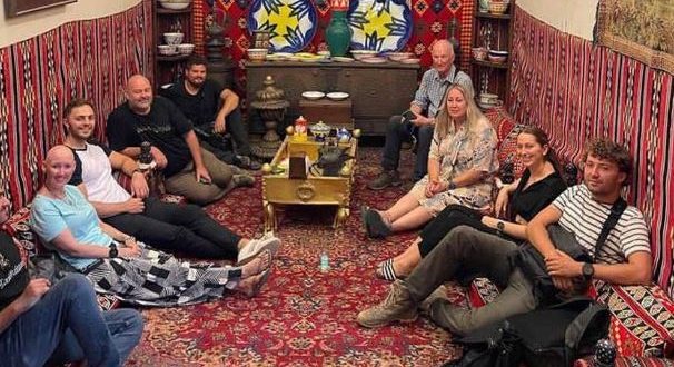 عراقي يحول منزله لمتحف تراثي يتيح للعراقيين تجربة ثقافية ووجبات مميزة