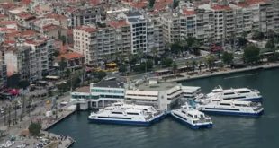  إلغاء خدمات عبارات السيارات والسفن السياحية في إزمير بسبب الأحوال الجوية