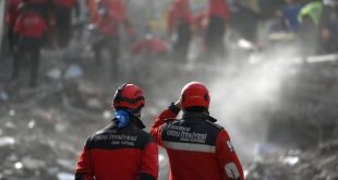 زلزال تركيا يعلق الحركة بميناء جيهان ووقف الطيران بمطار غازي عنتاب