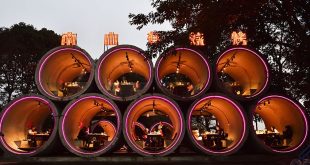 تجربة مختلفة لمحبي المشاوي .. مطاعم داخل أنابيب أسمنتية لاستقبال الزبائن