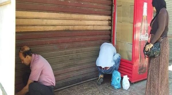 مخالفة للمحلات بسبب عدم الإلتزام بقرار الغلق
