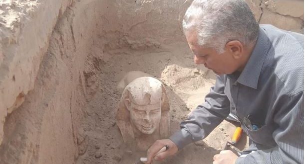 اكتشاف تمثال أبو الهول وبقايا مقصورة كلاوديوس بجوار معبد دندرة بمحافظة قنا