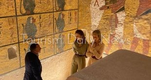 صور ملكة بلجيكا خلال زيارة آثار الأقصر .. هل تستغلها السياحة في الترويج؟