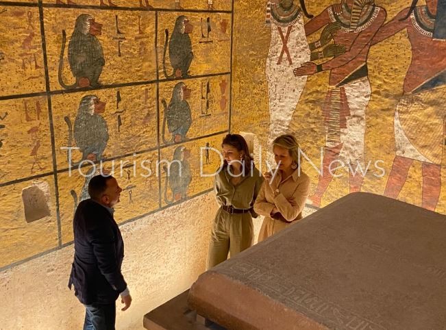 صور ملكة بلجيكا خلال زيارة آثار الأقصر .. هل تستغلها السياحة في الترويج؟