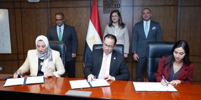 بروتوكول ثلاثي بين التخطيط وساويرس وعين شمس لتطوير القرى الأكثر احتياجًا