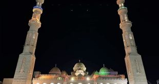 مسجد الميناء الكبير بالغردقة أصبح قبلة للسائحين خلال شهر رمضان