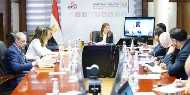 وزيرا التخطيط والإسكان يناقشان الخطة الاستثمارية للعام المالي 23-2024
