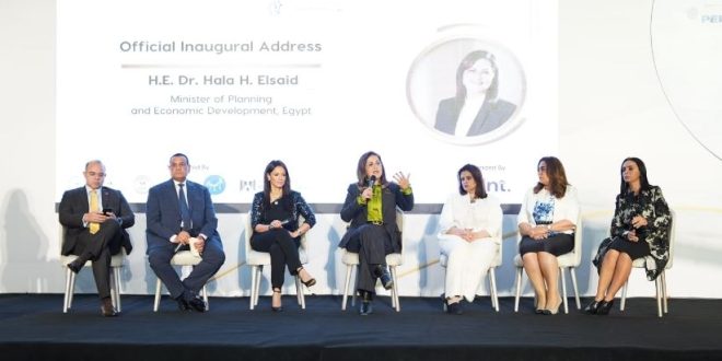 وزيرة التخطيط تشارك في احتفالية قمة المرأة المصرية 2023