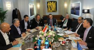 عيسي يستعرض الفرص الاستثمارية المتاحة في مصر لجذب مزيد من الحركة السياحية