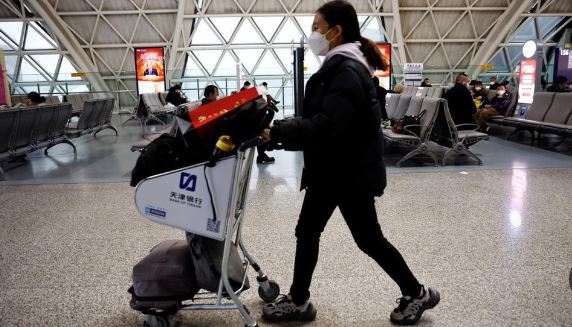 الولايات المتحدة تخفف متطلبات اختبار COVID-19 للمسافرين القادمين من الصين