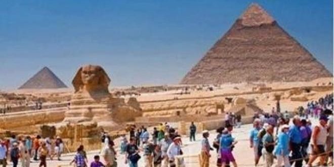 السياحة الروسية تتراجع للمرتبة الثانية والقاضي يكشف التحدي الأكبر لعودتها