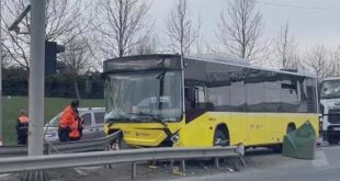 اصطدام حافلة ركاب IETT بالحواجز عند مدخل طريق بمنطقة سلطان غازي في إسطنبول