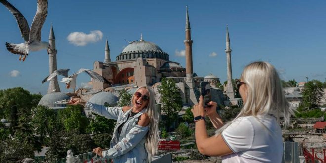 13 % زيادة بأعداد السياح القادمين إلى إسطنبول في فبراير