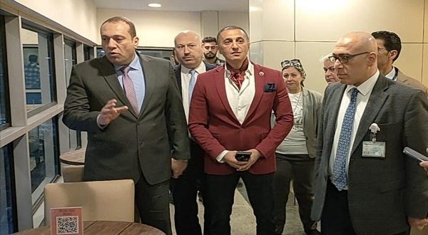 القابضة لمصر للطيران تفتتح كافتيريا إيروكافيه في صالة (1) بمطار القاهرة