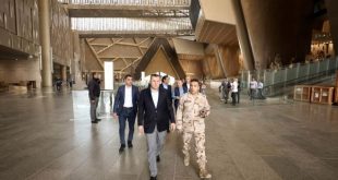وزير السياحة والآثار يبدأ جولة في المتحف الكبير للاطمئنان غلى تمثال رمسيس