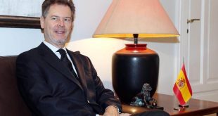 السفير الإسباني في مصر يشارك بمؤتمر إدارة السياحة التراثية