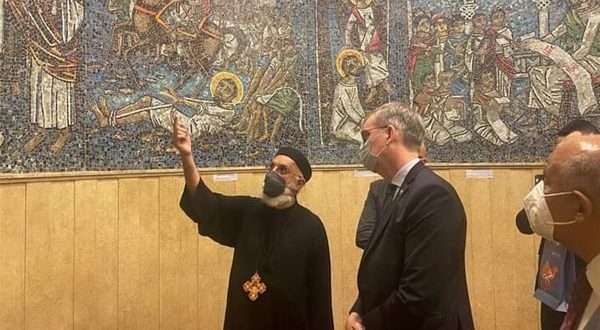 سفير السويد يزور المعابد والمقابر القديمة في 3 محافظات مصرية