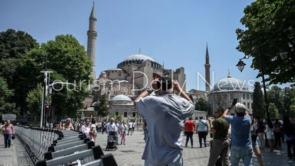 عائدات السياحة في تركيا تقفز 32.3 % في الربع الأول .. رغم الزلزال