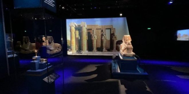 إقبال كبير من الزائرين على معرض رمسيس وذهب الفراعنة بالعاصمة الفرنسية
