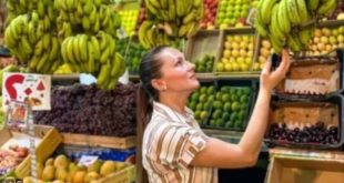 "العربية" تنشر تقريراً عن أوكرانية في شوارع الغردقة قبل الإفطار