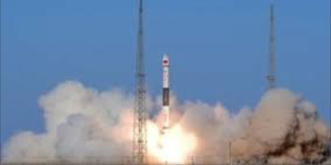 الصين تطلق قمرا صناعيا خاصا بالطقس والحطام يسقط في منطقة التحذير بتايوان