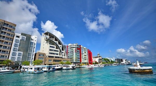 ماليه عاصمة جزر المالديف .. مياه فيروزية تحيط البلاد لقضاء شهر العسل