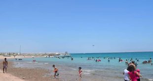 شواطئ الغردقة استعدت لاستقبال المحتفلين بالعيد .. العامة بـ 50 جنيها