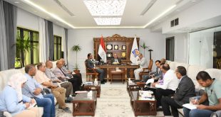 محافظ قنا يبحث معطيات المثلث الذهبي .. زيادة الإستثمارات والموارد