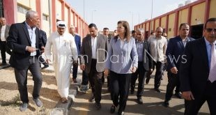 وزيرة التخطيط تتفقد منطقة الورش الحرفية بالعريش خلال زيارتها لشمال سيناء