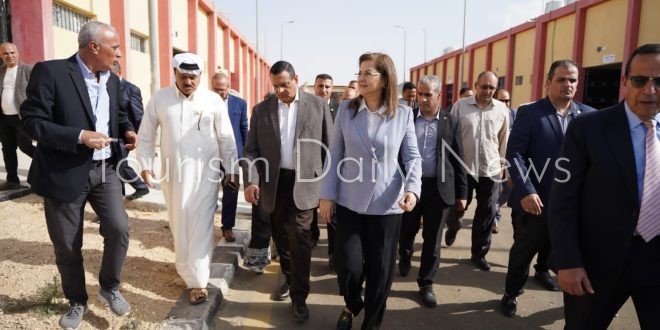 وزيرة التخطيط تتفقد منطقة الورش الحرفية بالعريش خلال زيارتها لشمال سيناء