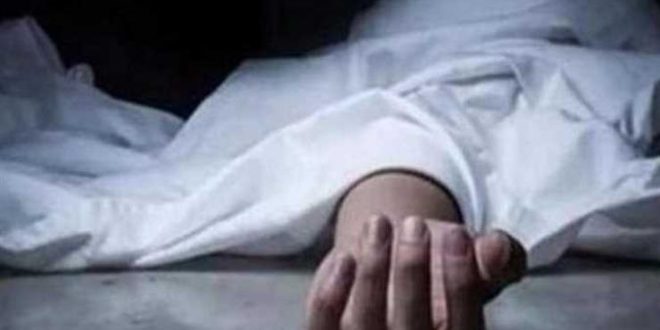 نزيل بأحد الفنادق يشكو من رائحة كريهة تحت السرير .. والمفاجأة جريمة قتل