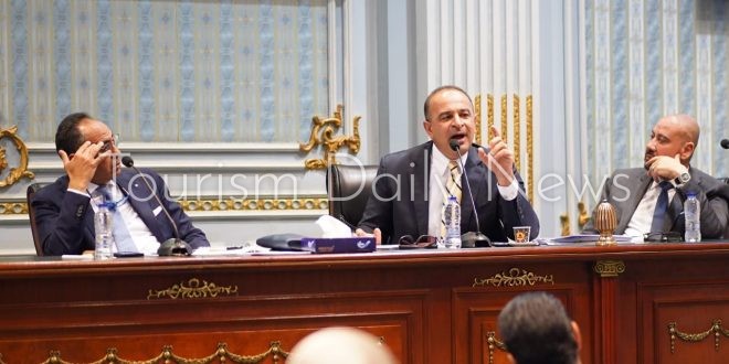 الدكتور أحمد كمالي، نائب وزيرة التخطيط والتنمية الاقتصادية يستعرض ملامح خطة التنمية الاقتصادية والاجتماعية للعام المالي 2023/2024
